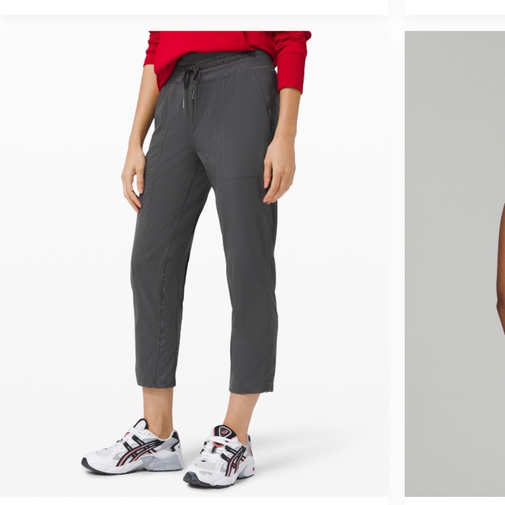 Lululemon dance studio cropped joggers